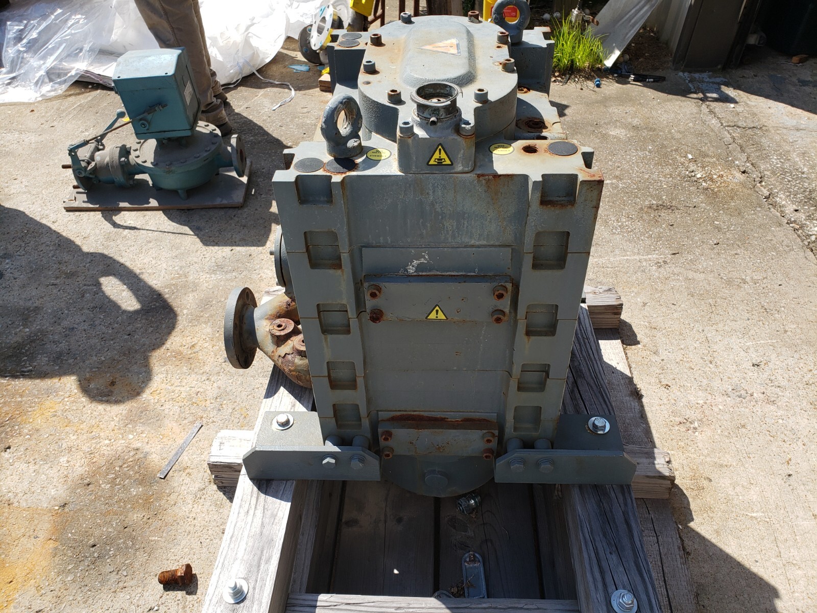 EDWARDS EDP 400 BARESHAFT PUMP A70755000XS NEW OLD STOCK eBay