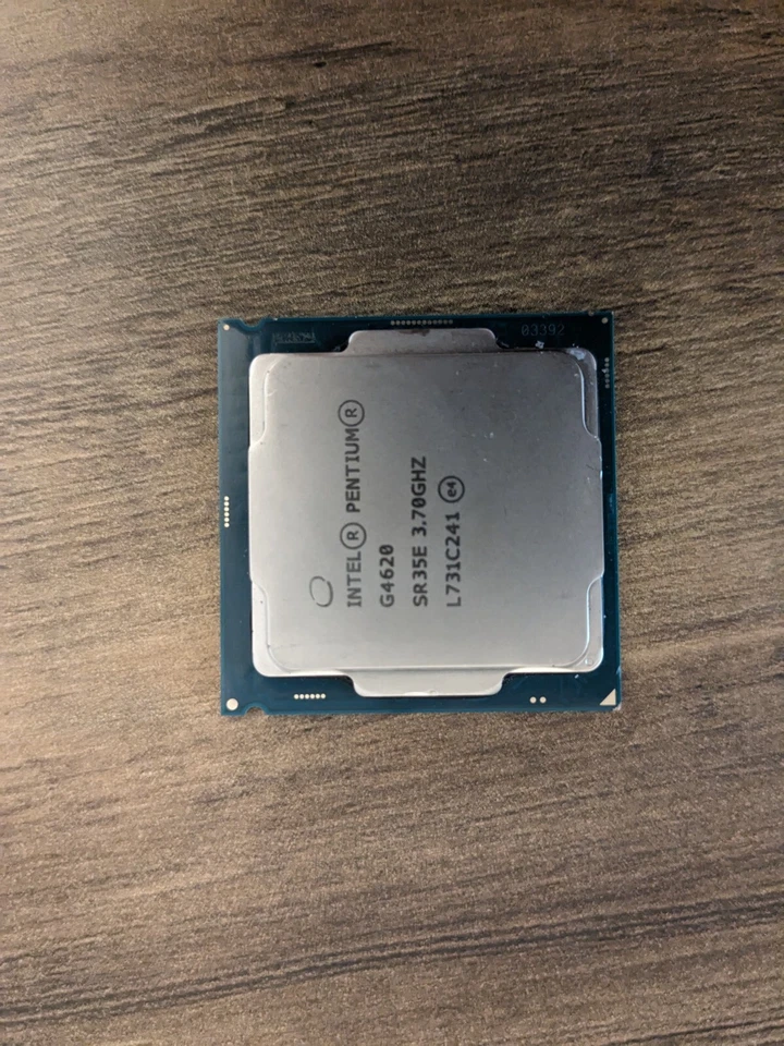 Intel SR35E Pentium Processor G4620 3.70 GHz with Heatsink - Image 2 of 3