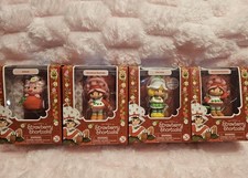 TLS The World Strawberry Shortcake Spring/Easter Lot of 4 Figures CheeBee NEW