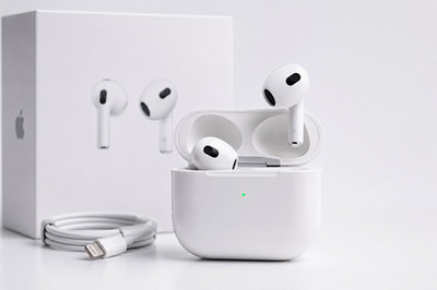 Apple AirPods 3rd Gen White Bluetooth Wireless Earbuds + Case, 1m Cable