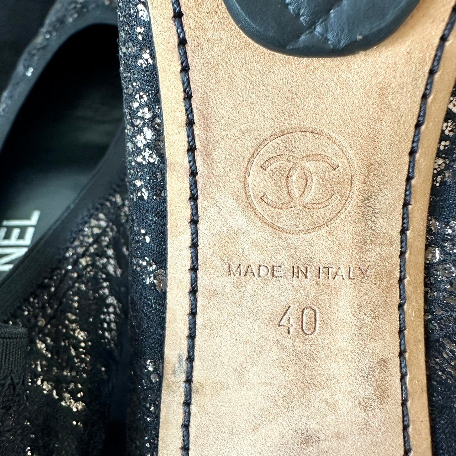 CHANEL Black Gold Metallic Cap Toe Stretchy Block Heel Pumps IT 40 thumbnail 13