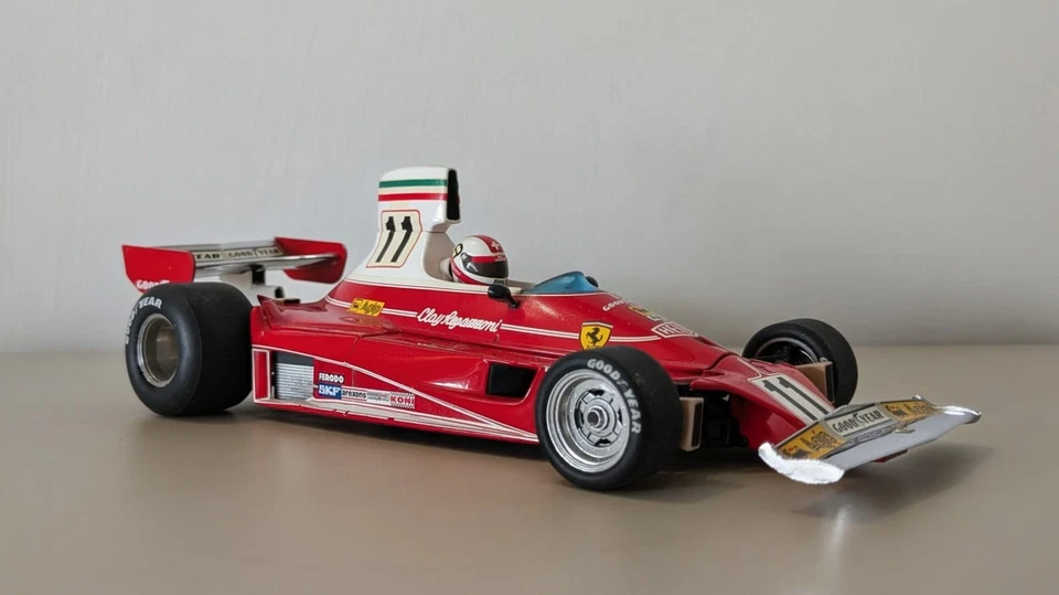 Paul's Model Art 1:18 Ferrari 312T #11 (1975) Paul's Model Art Red Metallic - Immagine 4 di 4