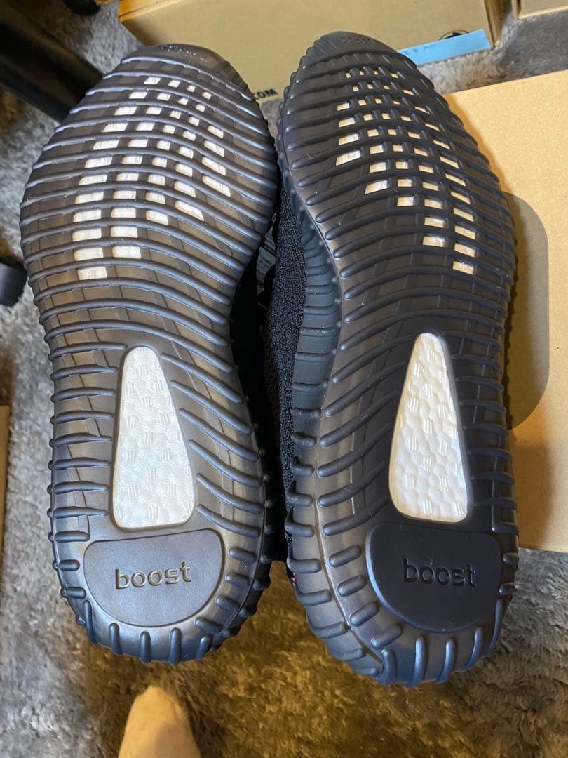 Men 10.5US Adidas Yeezy Boost 350 V2 Core Black/Red thumbnail 9