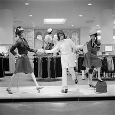 Mannequins at the new Miss Selfridge boutique 1966 OLD PHOTO