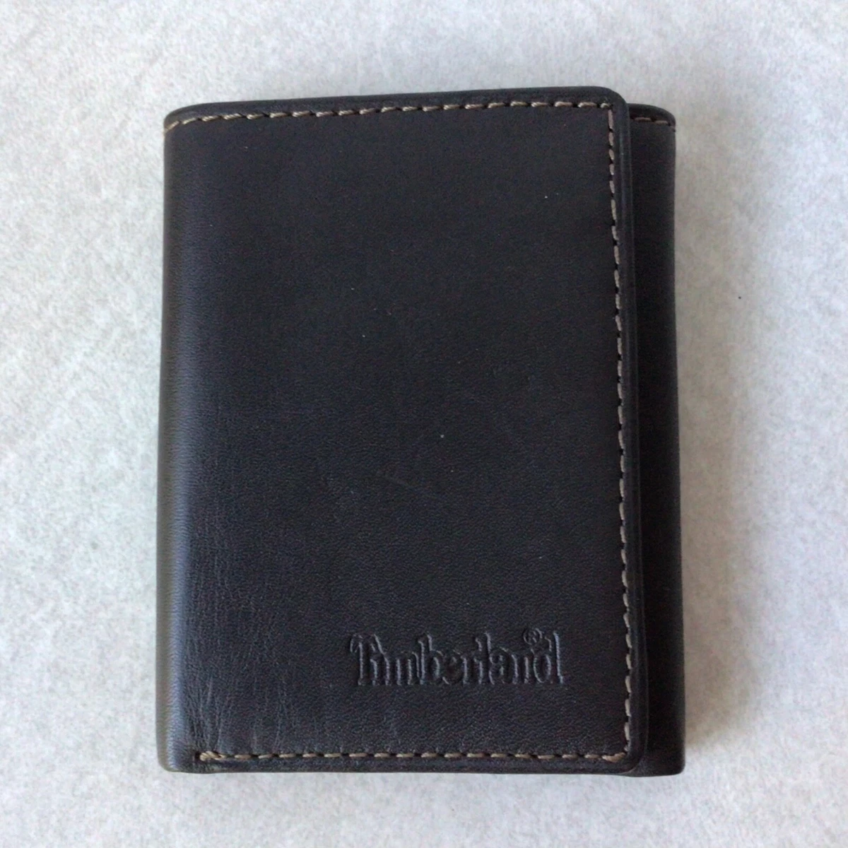 timberland men's leather trifold wallet with id window