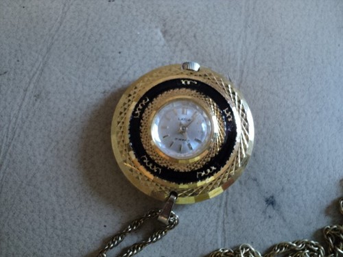 Vintage Pendant Watch Swiss Lator Mechanical Wind 17 Jewel Enamel - Working - Picture 3 of 5