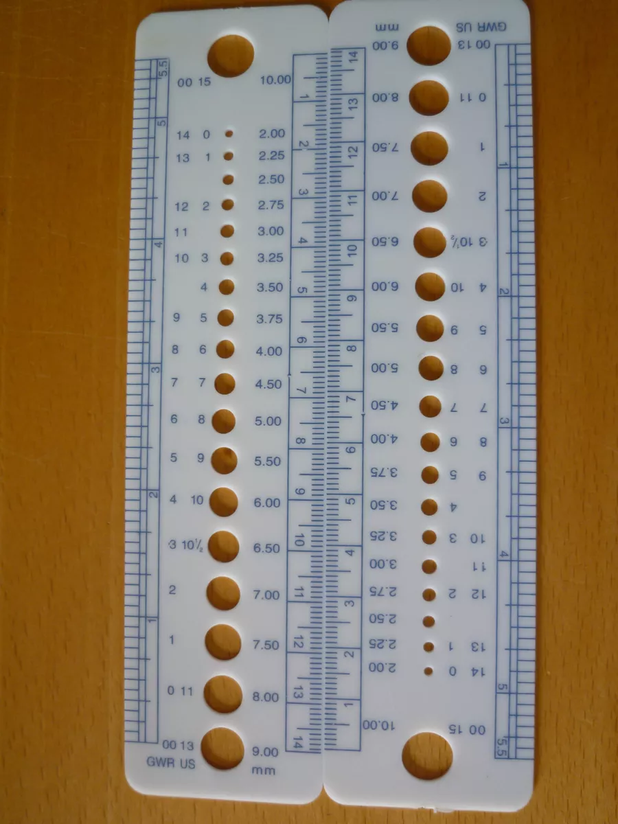 knitting needle gauge sizer metric, US and UK sizes, ruler 14cm crochet  gauge