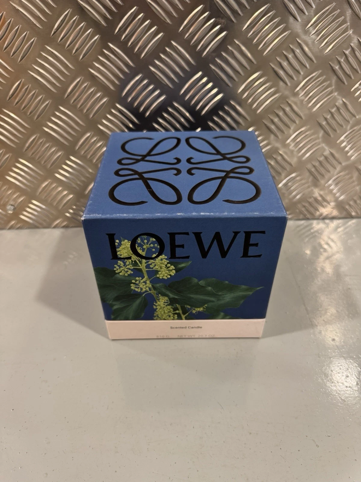 Loewe Medium Ivy Scented Wax Candle Ivy 610g Brand New Sealed