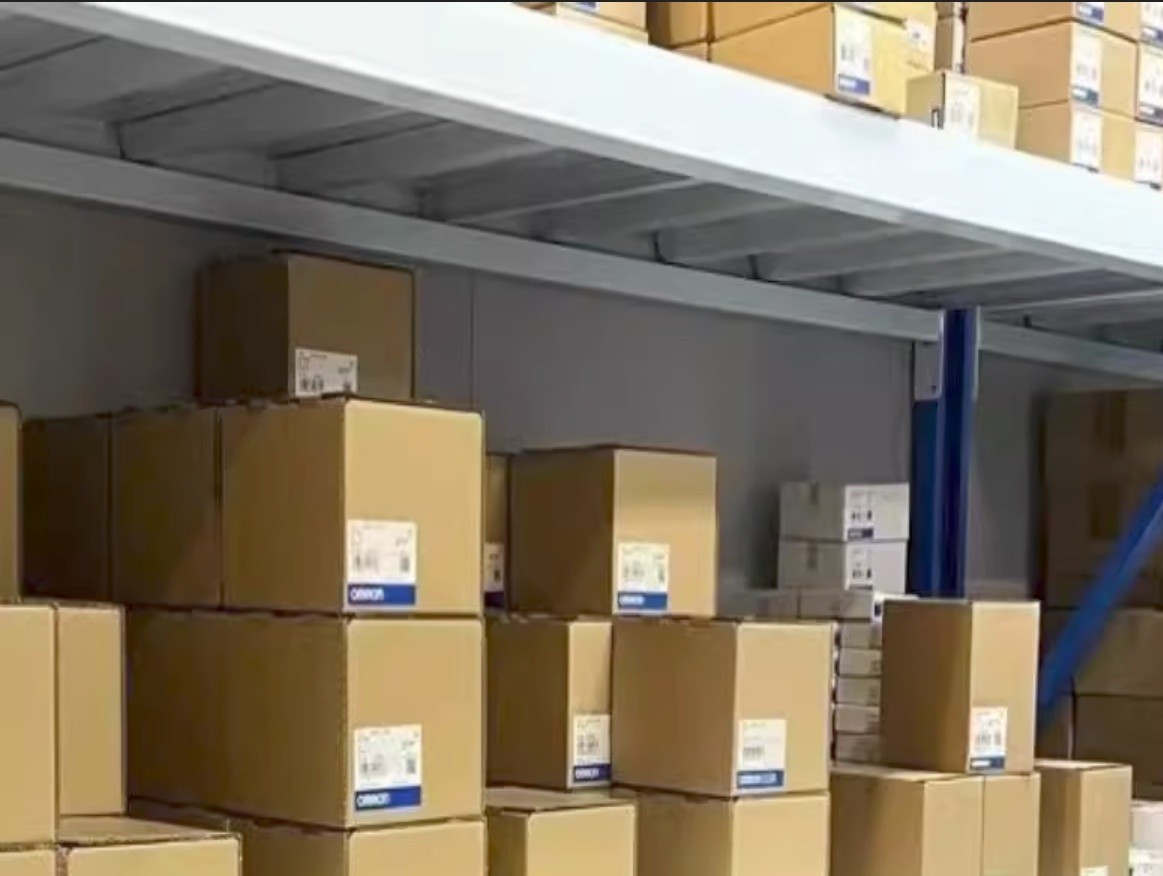 priority express PLC CP1W-CIF12 NEW #am