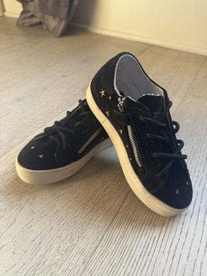 d.a.t.e. sneakers Kids Girls Size US 12, Color Black Stars Velour New With Box