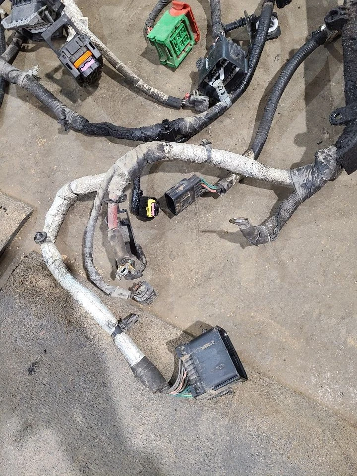 RAM1500 2016 Engine Wire Harness 620423 - Image 2 of 4