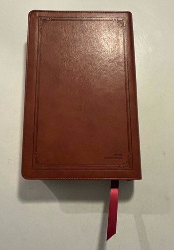 Nelson NKJV End of Verse Reference Holy Bible Leather 2020 - Picture 3 of 9
