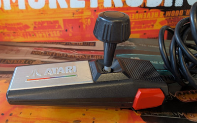 Atari CX 24 (Commodore, Atari XL 64 Amiga) (works) Joystick Controller 8-bit 16-