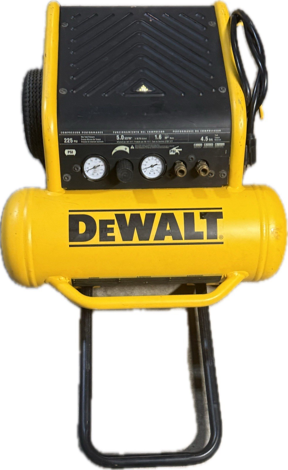 DEWALT D55146 1.6 HP 200 PSI 4.5 Gallon Oil-Free Wheeled Air Compressor
