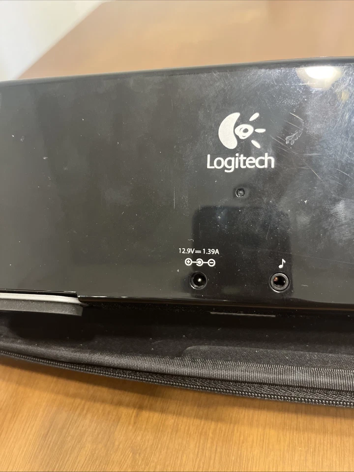 Altavoz portátil recargable de 2 vías Logitech Pure-Fi Anywhere Dock Foto 4 de 4