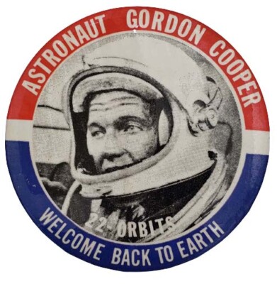 Gordon Cooper Astronaut ''Welcome Back To Earth'' Photo Button