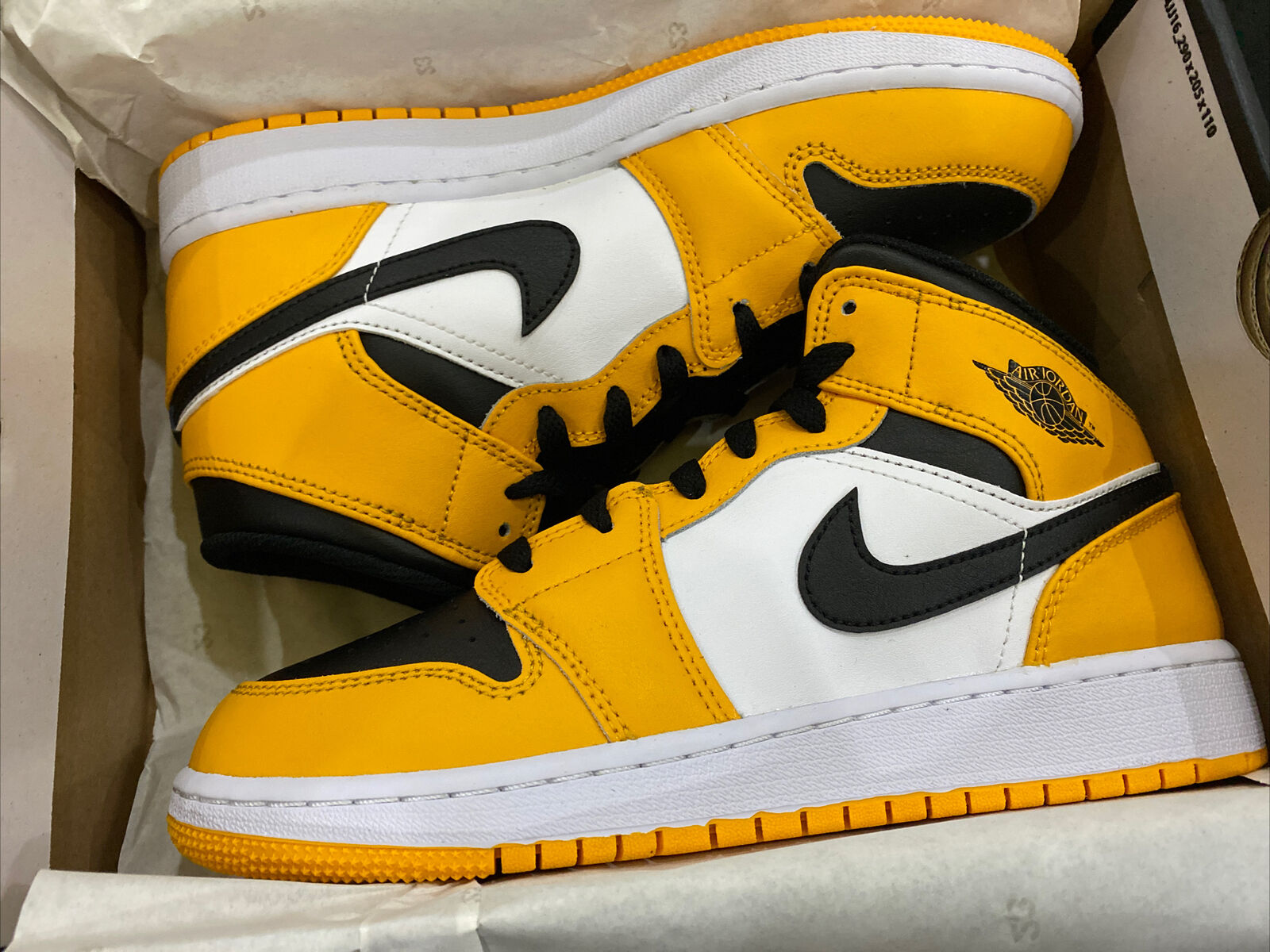 Nike Air Jordan 1 Mid Taxi Yellow Black White GS UK 5.5, US 6Y 📦