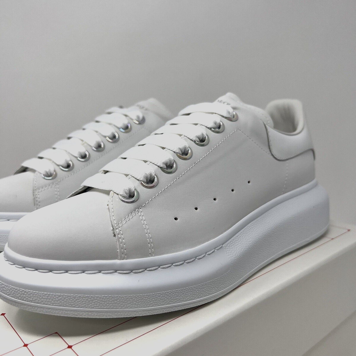 シューズ・サンダルその他 Alexander McQueen Oversize sneakers white Size 9 - Alexander McQueen Oversized Sneaker White W for