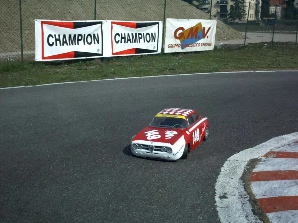Body RC - Alfa Giulia Sprint GTA - Model Verona scala 1/5 - Immagine 2 di 4