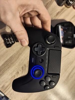 NACON Revolution Unlimited Pro Gamepad für PlayStation 4 - Schwarz