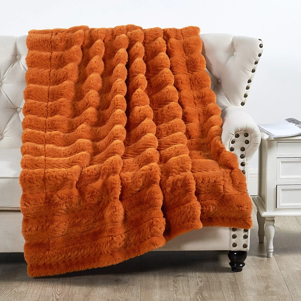 Luxury Rabbit Faux Fur Blanket – Tread Pattern Throw with Micromink Back Gift - Image 4 of 4