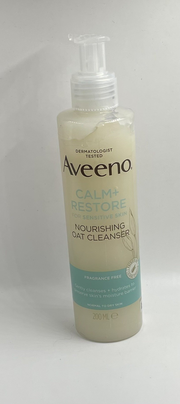 AVEENO Face CALM+RESTORE Nourishing Oat Cleanser (1x 200ml) | Non-Foaming, Gentle Cleanser with Prebiotic Oat and Calming Feverfew, Helps Preserve Skin's Barrier, For Sensitive Skin - Image 5