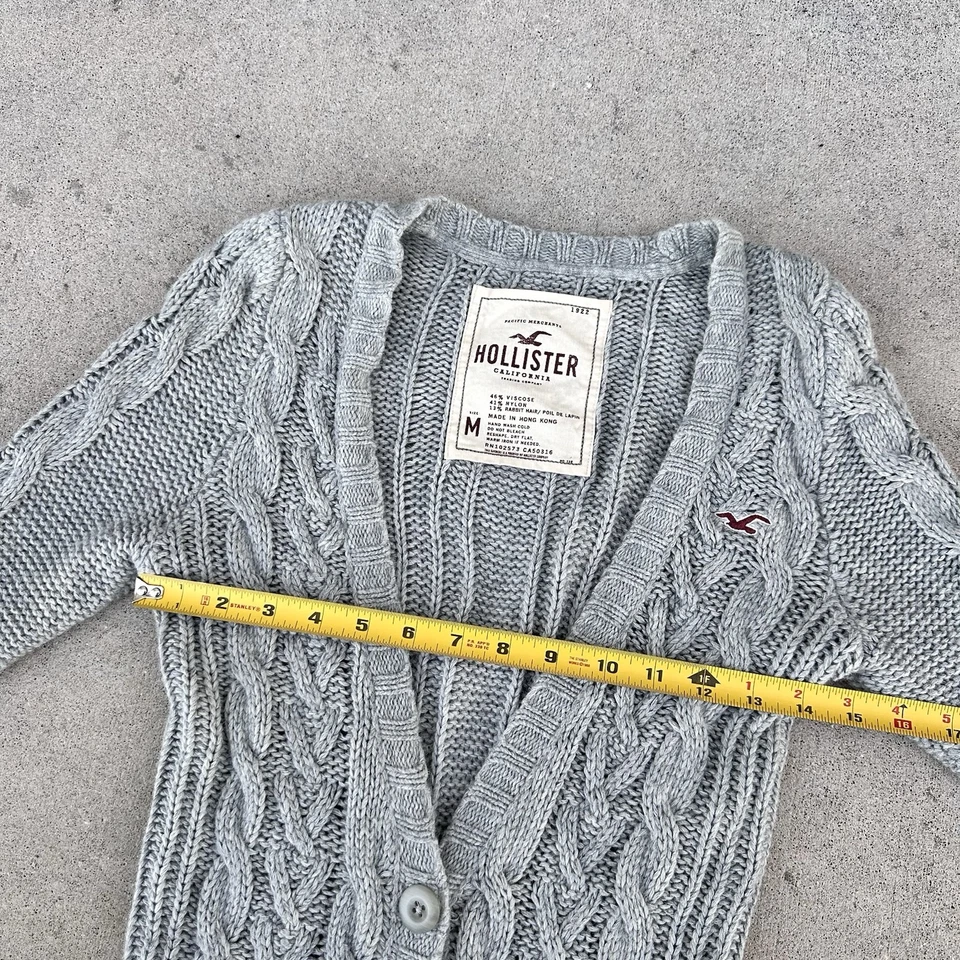 Cárdigan suéter vintage Y2K Hollister gris tejido con cable mediano 15x32 Babydoll Foto 2 de 4