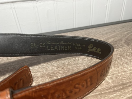 Vintage M.A.S.H. Belt Buckle 20th Century Fox LEE 4077th MASH Brass Size 24-26 - Picture 3 of 8