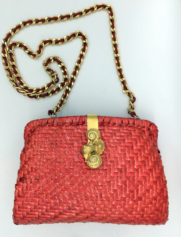 Ginnie Johansen Red Straw Purse Goldtone Shell clasp 1980's