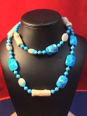 VTG Marbleized Blue Round Oval And Faux Bone Shaped Glass Beaded Necklace