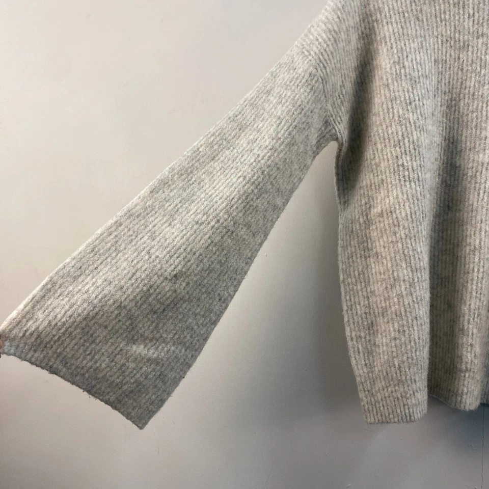 Suéter pulôver feminino French Connection XS cinza manga sino larga gola alta - Imagem 3 de 4