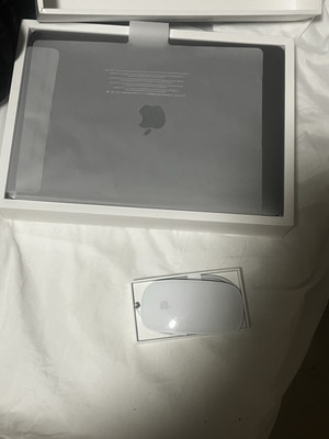 Apple MacBook Pro M2 13.3'' 2022, Space Gray , 8GB RAM, 256GB SSD, Touch Bar.