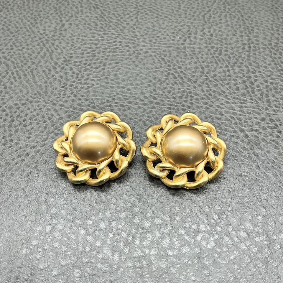 Pendientes de clip de carolee vintage cadena botón abovedado bisutería 1,5 pulgadas Foto 2 de 4