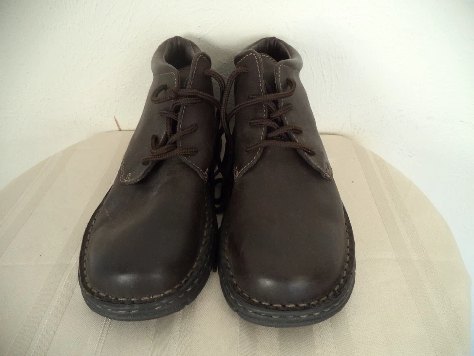 Zapato Sonoma marrón para niño. Talla 5 Med. Todos los materiales hechos por el hombre. Con cordones. Mini Bota Foto 2 de 4