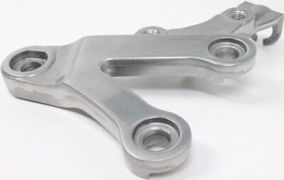 レッグメーカー KAWASAKI Genuine NINJA ZX 6R 9R ZZR600 Right Footpeg Bracket 35011