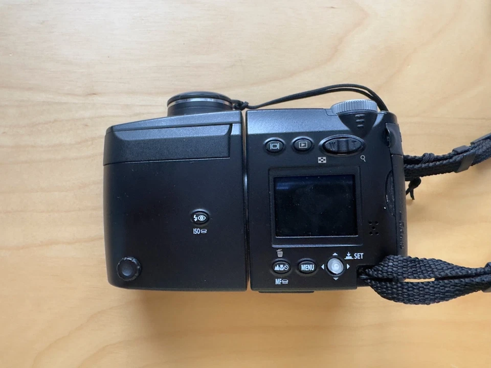 Nikon Coolpix 4500 Digitalkamera - Klassiker von Nikon - Bild 2 von 4