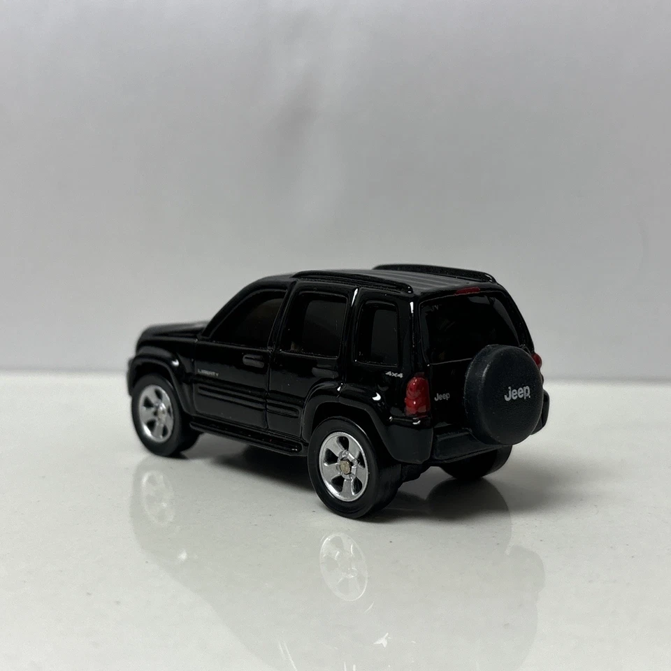 2002-2007 Jeep Liberty KJ 3.7L Collectible 1/64 Scale Diecast Diorama Model - Image 3 of 4