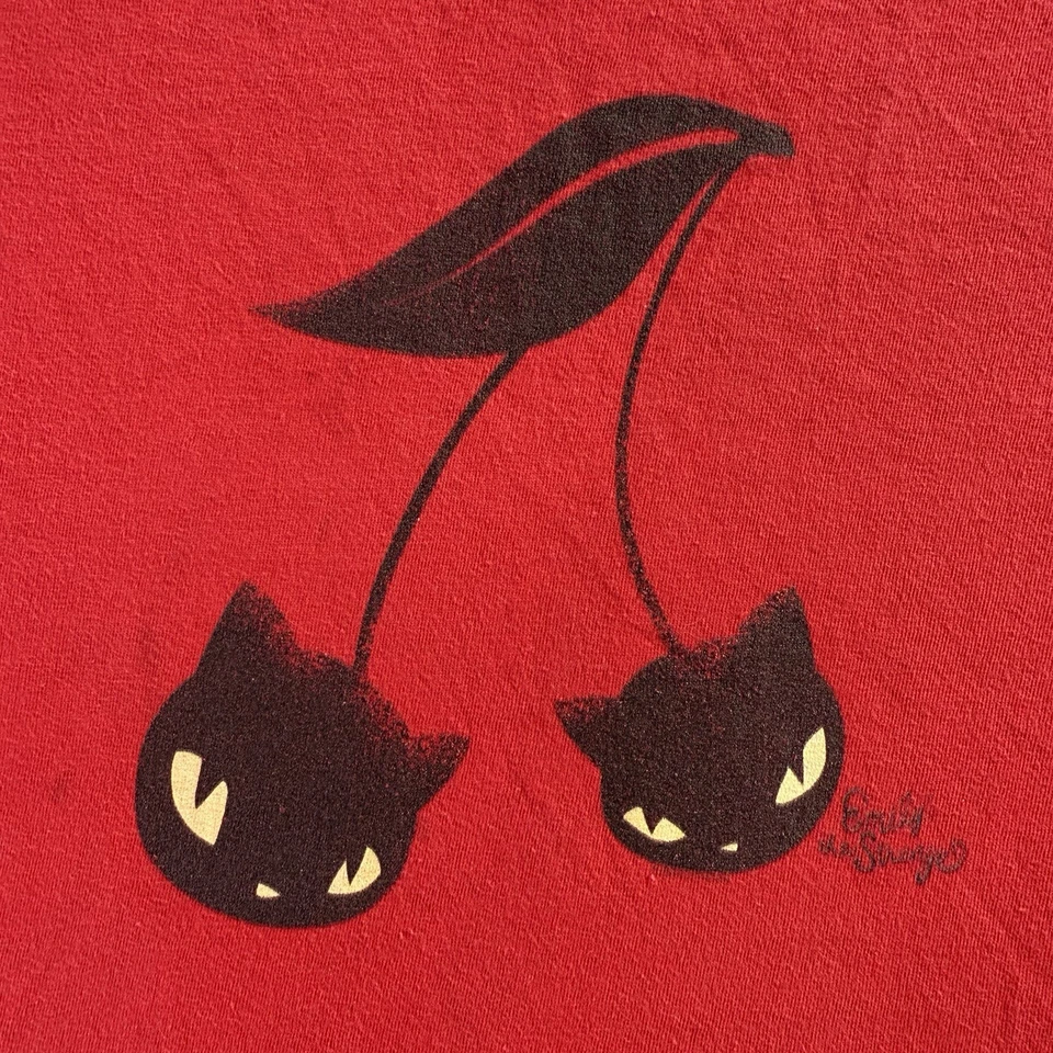 Camiseta negra vintage Y2K Emily The Strange XS Cherry Cats Foto 2 de 4