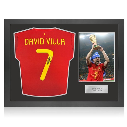 David Villa Signed Spain 2020 Football Shirt. Icon Frame - Picture 1 of 5