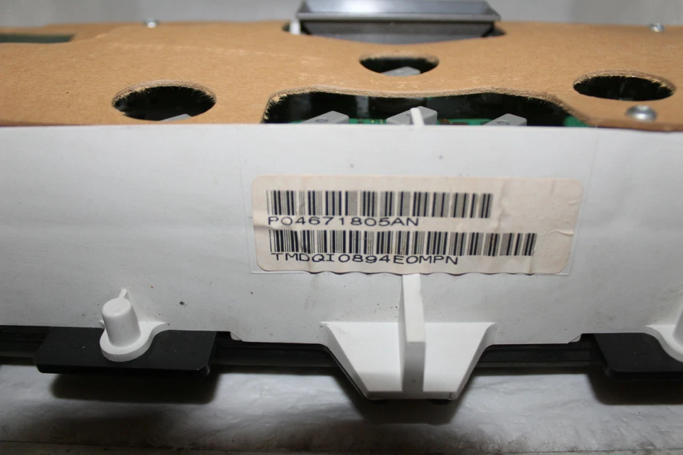 Cuadro de instrumentos velocímetro 03 04 05 Dodoge medidores de panel de neón 167.936 millas Foto 3 de 4