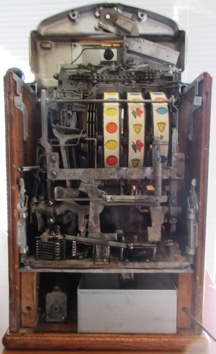 Jennings 5c Lite Up Sun Chief Slot Machine circa 1930's Nevada