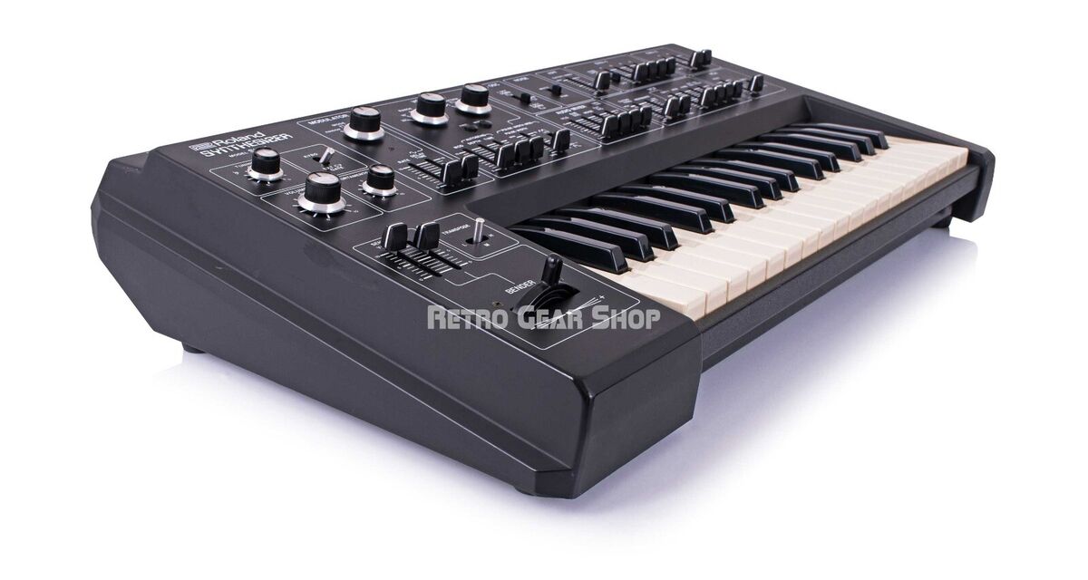 Roland SH-1 with Original Hard Case Monophonic Analog Roland SH-1 with Original Hard Case Monophonic Analog