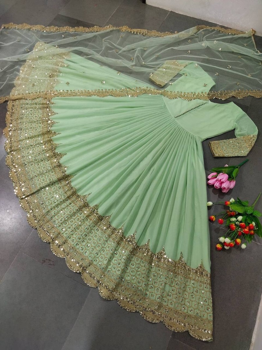 green colour combination for dress Mint Green Halter Neck Dress: Simple and Sexy Style for Ladies – Canary  Houze