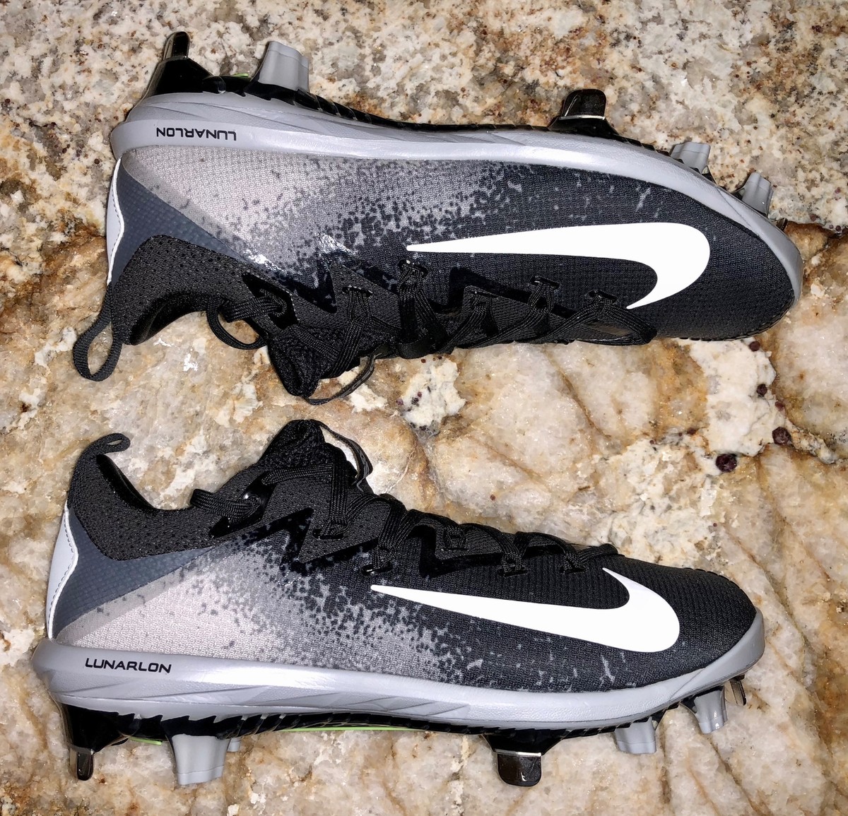 NIKE Lunar Vapor Ultrafly Elite Black Baseball Spikes Cleats