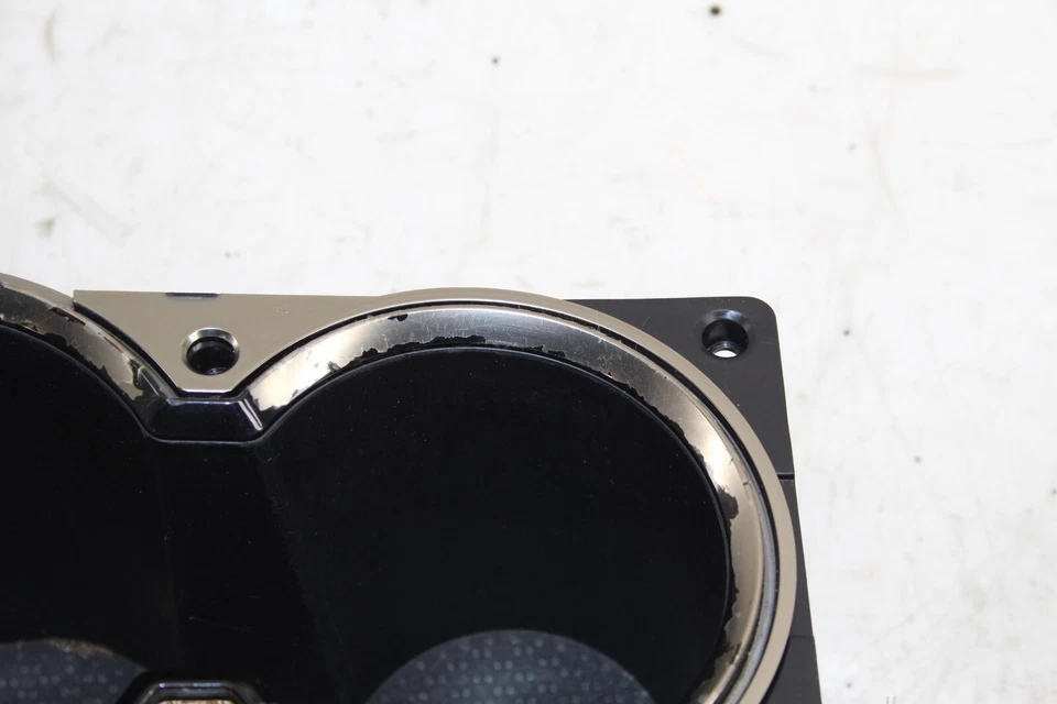 Suporte para copo console central Hyundai Genesis Coupe 2010-2016 84671-2M000 fabricante de equipamento original - Imagem 2 de 4