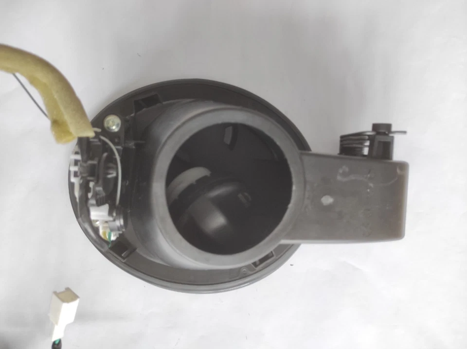 DFR54242X TAPON EXTERIOR E INTERIOR DE COMBUSTIBLE MAZDA CX-30 2019-2024 AZUL - Imagen 4 de 4