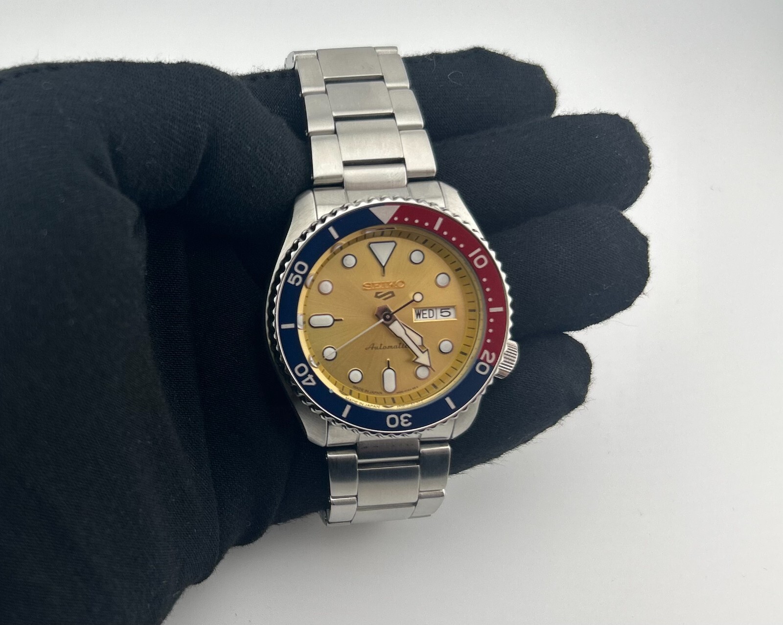SEIKO 5 SPORTS AUTOMATIC DIVER WATCHES SEIKO 5 SPORTS AUTOMATIC DIVER WATCHES