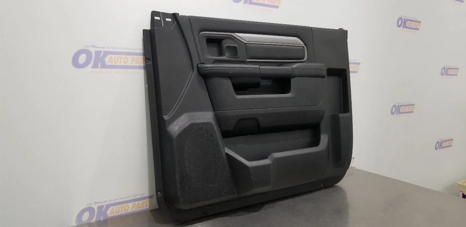 23 DODGE RAM 5500 DOOR PANEL FRONT RIGHT PASSENGER BLACK VINYL REGULAR CAB Foto 4 de 4