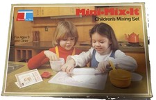 VTG TUPPERWARE TOYS Mini Mix It Childrens Mixing Set New Original Box 1970s Kids