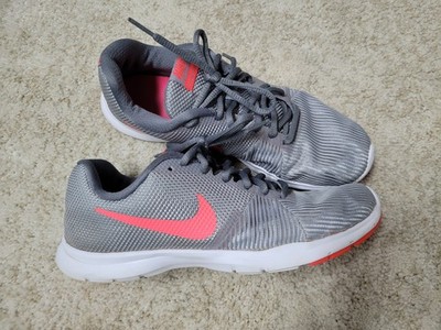 NIKE Trainingsschuhe WMNS FLEX BIJOUX TRAINING SHOE Gr. 38,5 TOP ZUSTAND